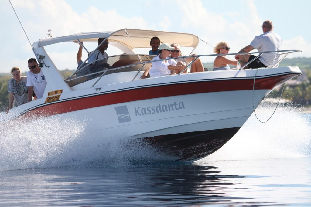 sport-boat-3567125_1280